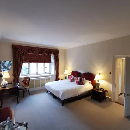 Rezort Waterford Castle & Golf