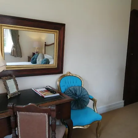 אתר נופש Waterford Castle & Golf 4*